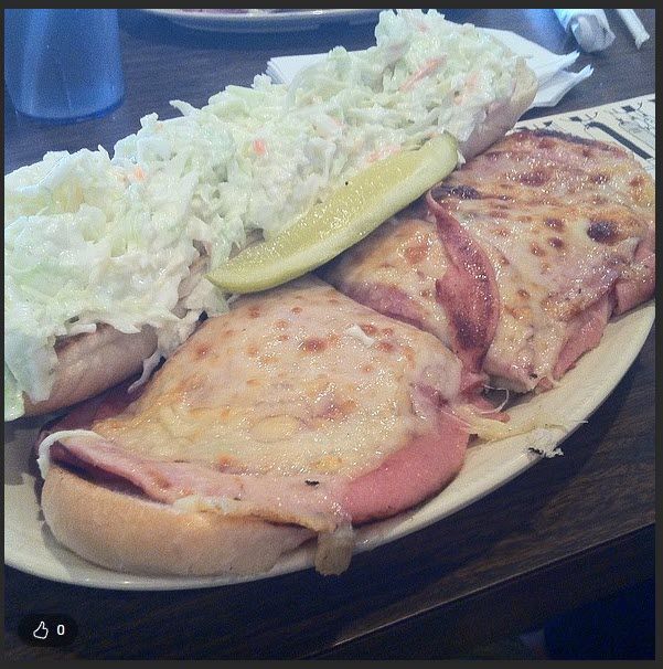 Image of a Torpedo sandwich ready to be served and enjoyed.